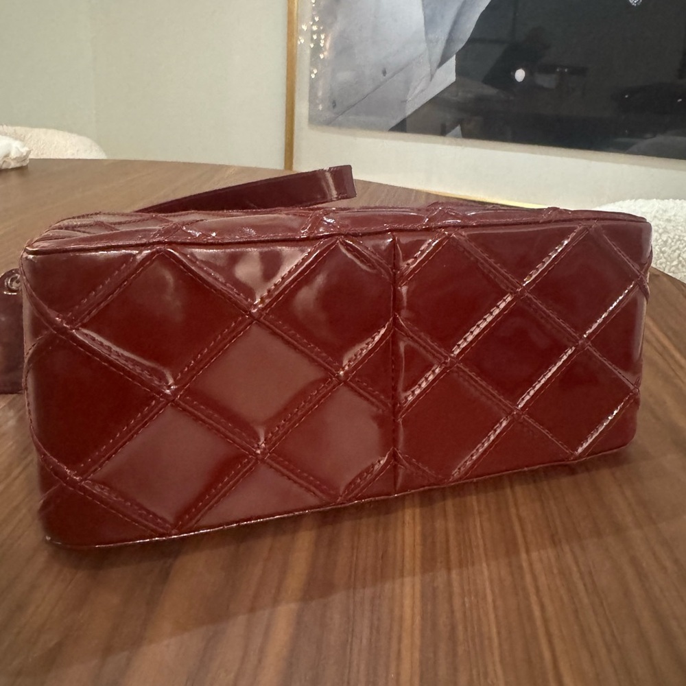 CHANEL MATELASSE PATENT ENAMEL RED SHOULDER BAG - Picture 2 of 6